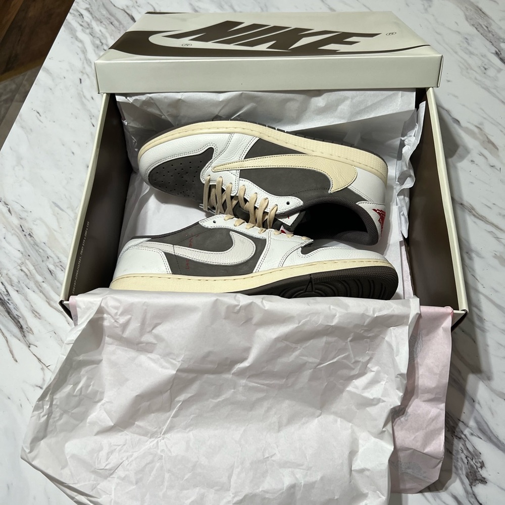 Travis Scott reverse mocha